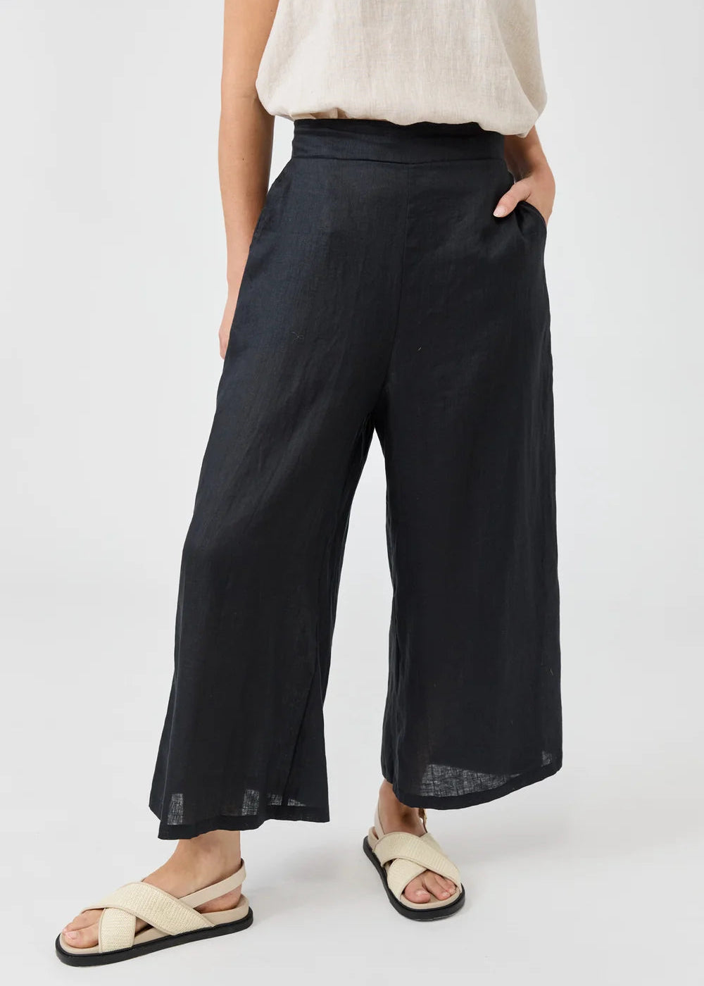 Studio Crop Pant Ebony