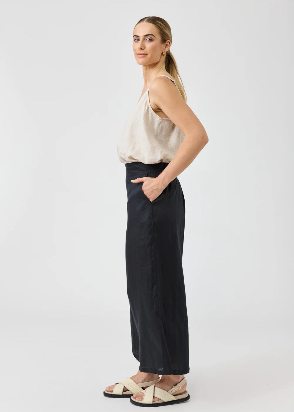 Studio Crop Pant Ebony