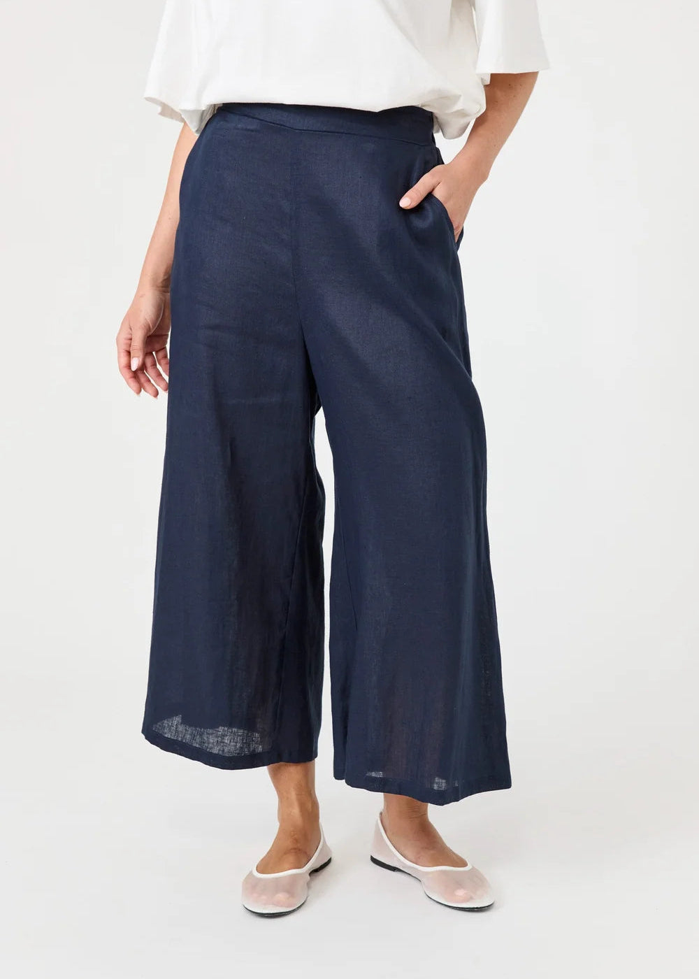 Studio Crop Pant Navy