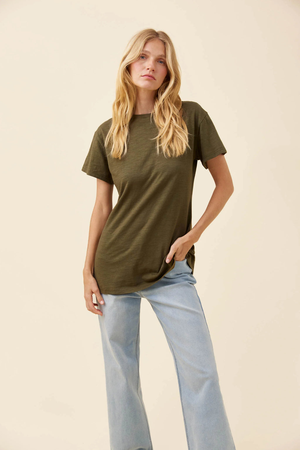 IOM Eva Tee Olive