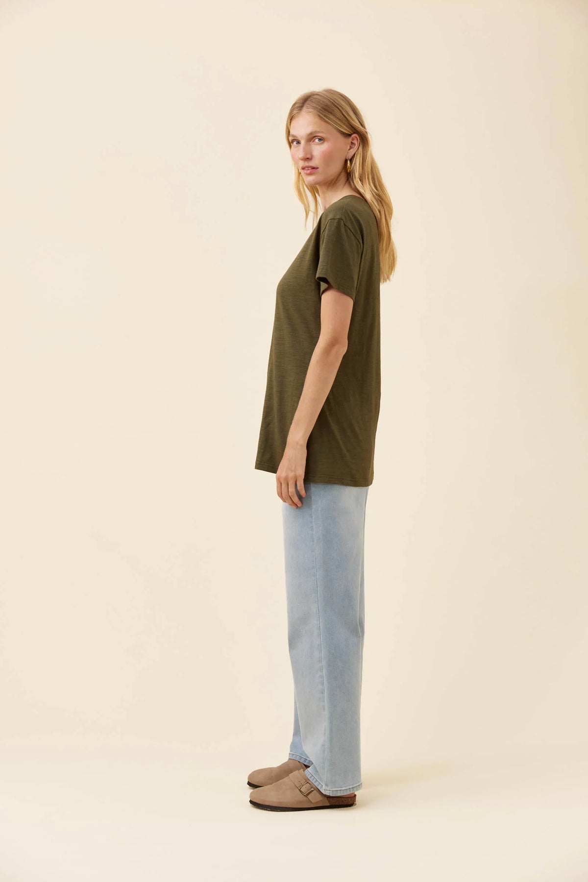 IOM Eva Tee Olive