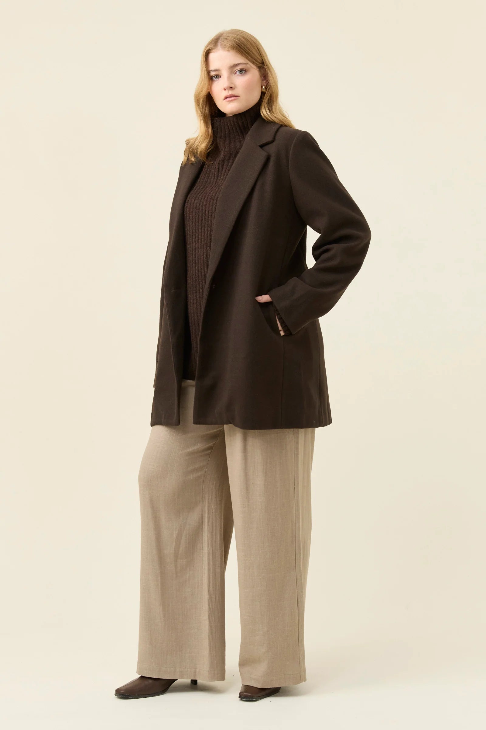 IOM Kali Coat Chocolate