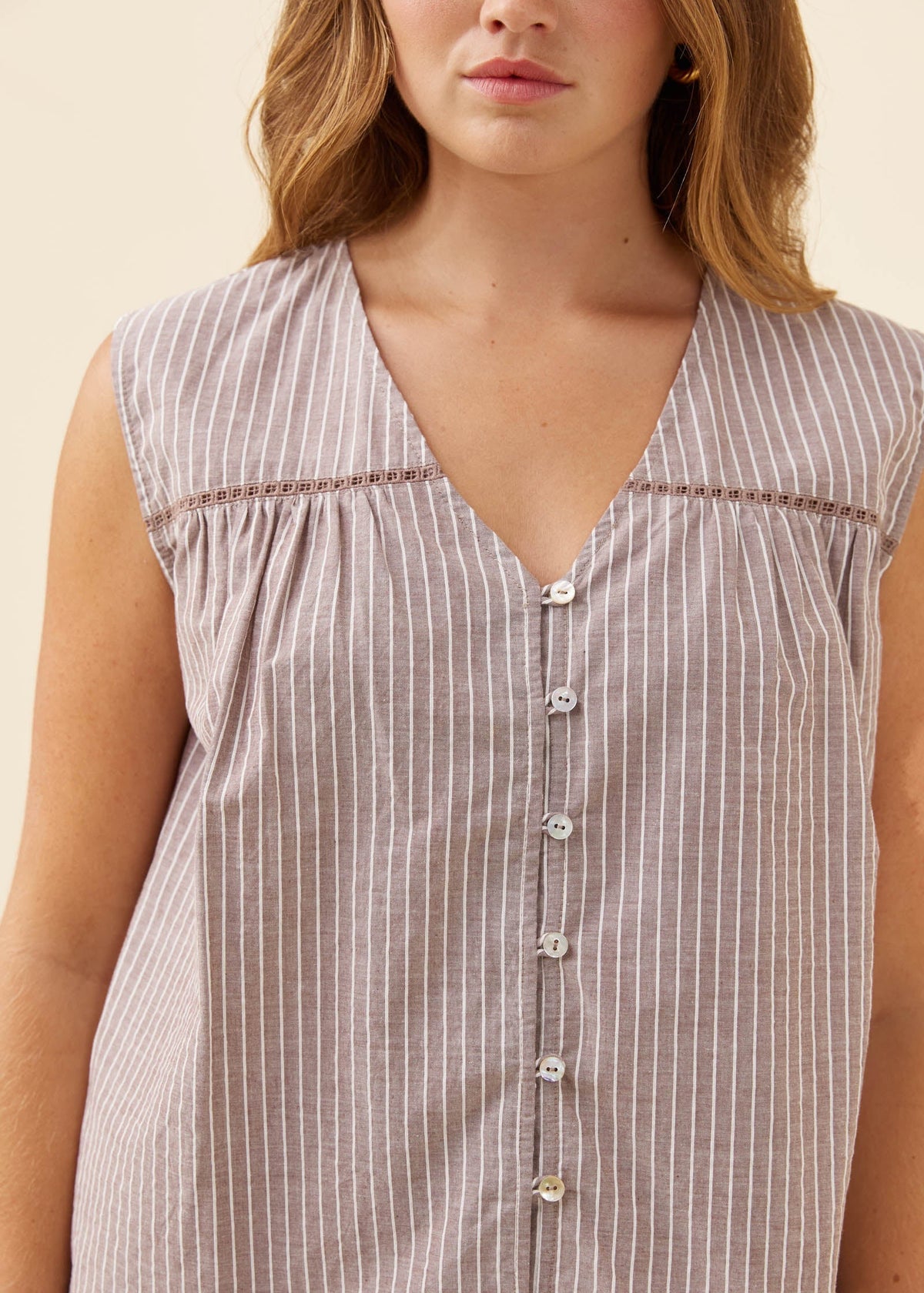 IOM Lyndell Button Tank Taupe