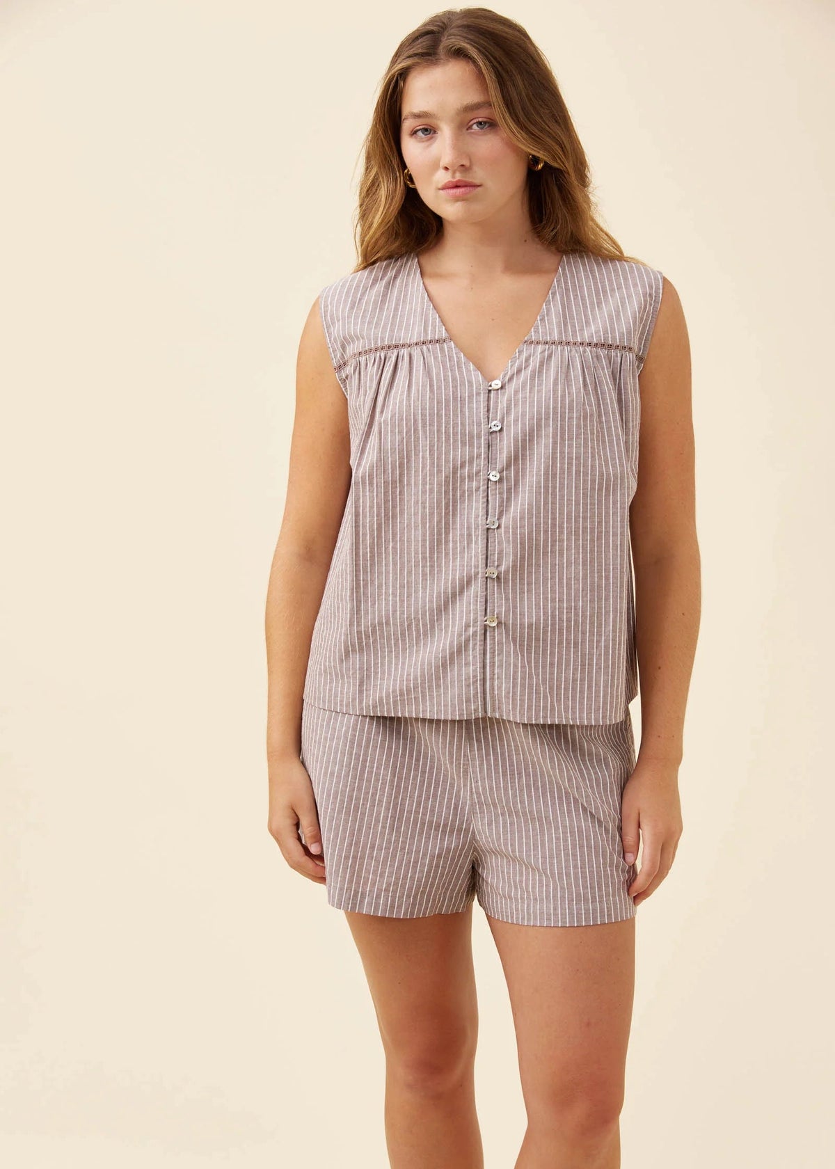 IOM Lyndell Button Tank Taupe
