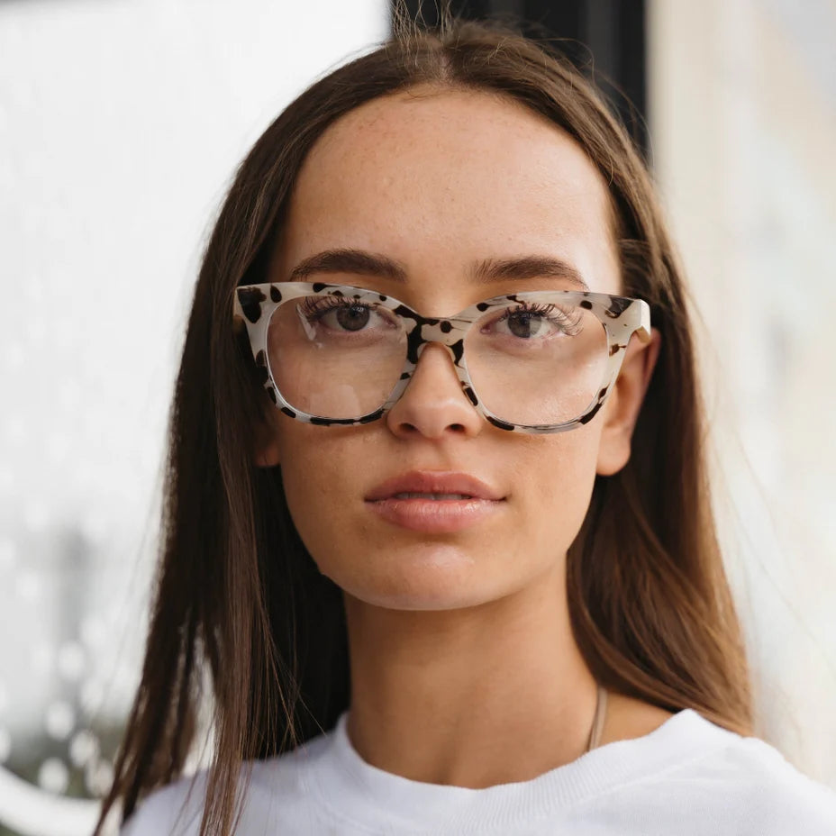 Soek Magnifying Lila Grace Ivory