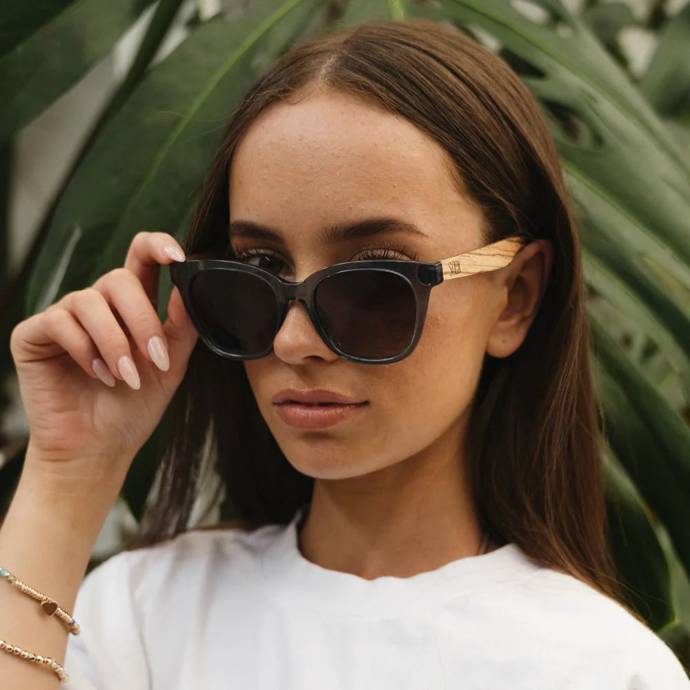 Soek Sunnies Lila Grace Midnight Blue