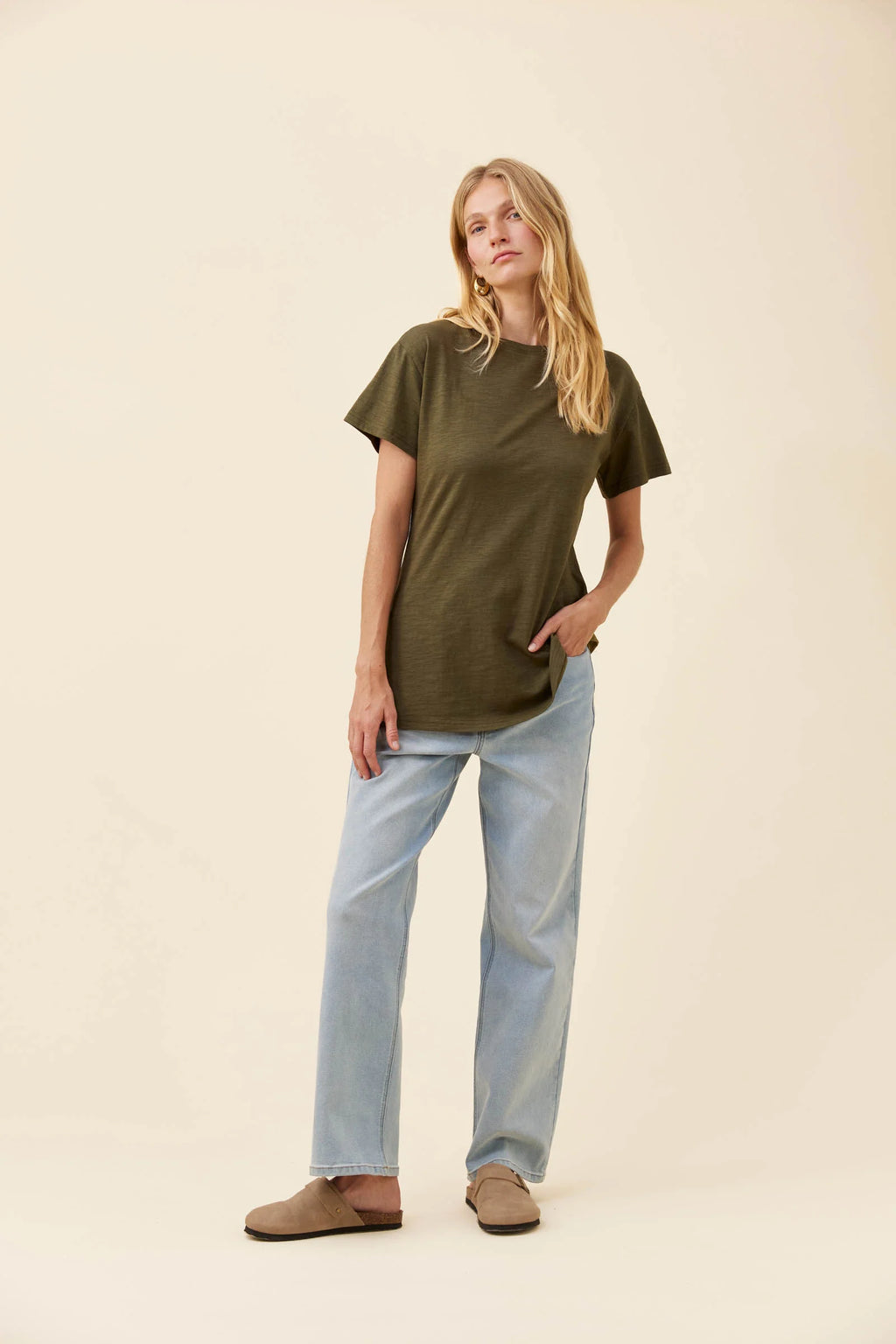 IOM Eva Tee Olive