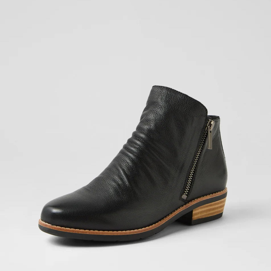 D & J Lankin Black