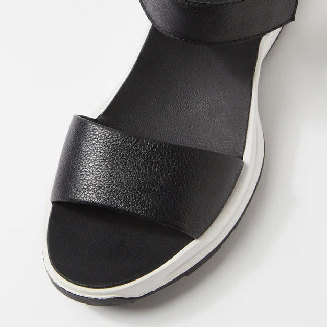 D & J Kela Black