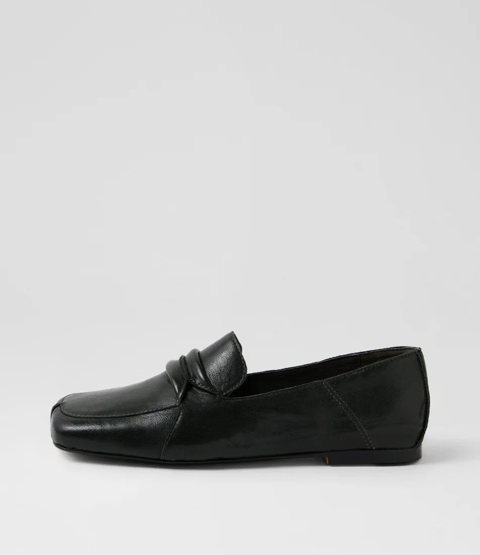D & J Adonai Loafers Black