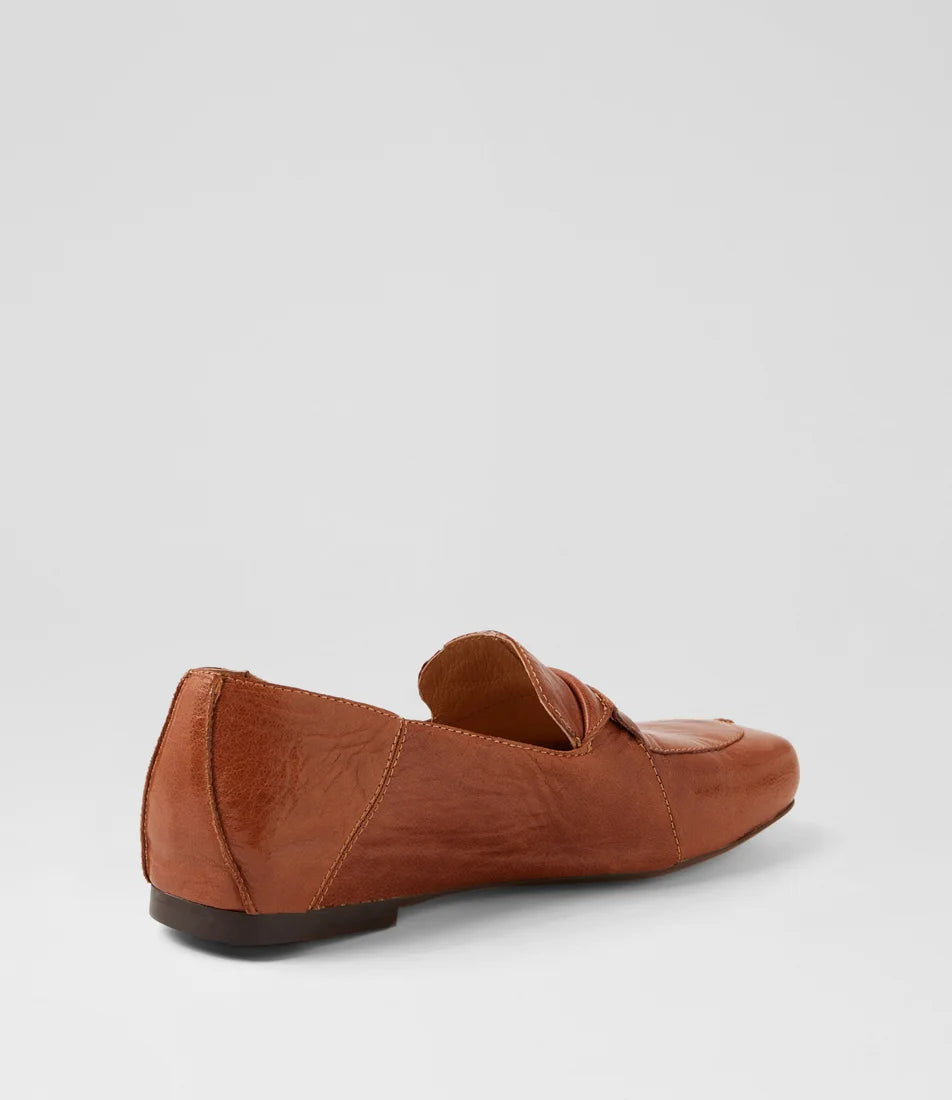 D & J Adonai Loafers Cognac