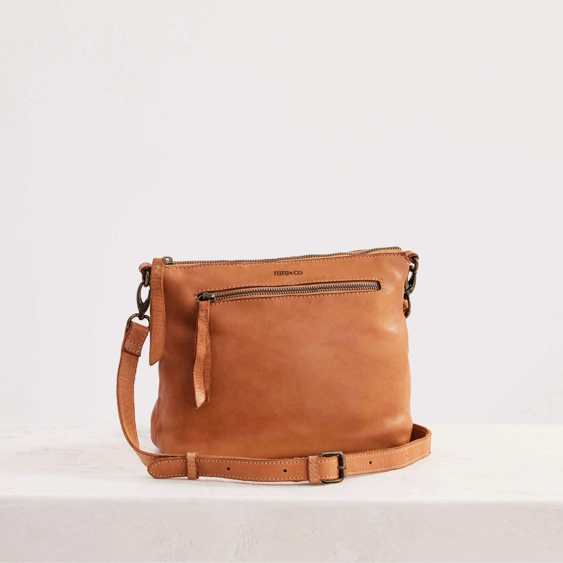Juju & Co Essential Pouch Tan