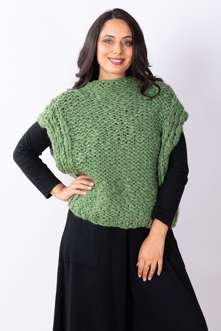 JJ Handknitted vest green