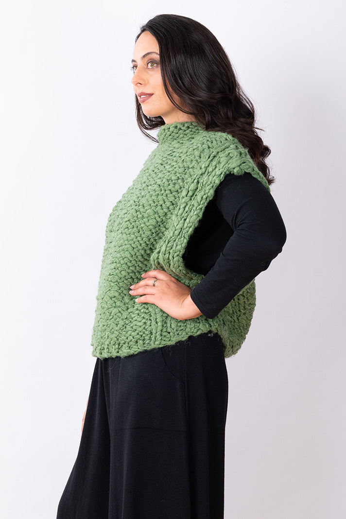 JJ Handknitted vest green