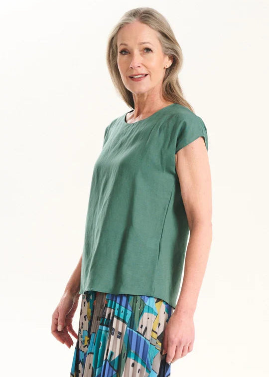 Olga Petra Tee Sage