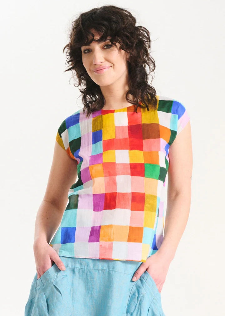 Olga Tessera Tee Medina